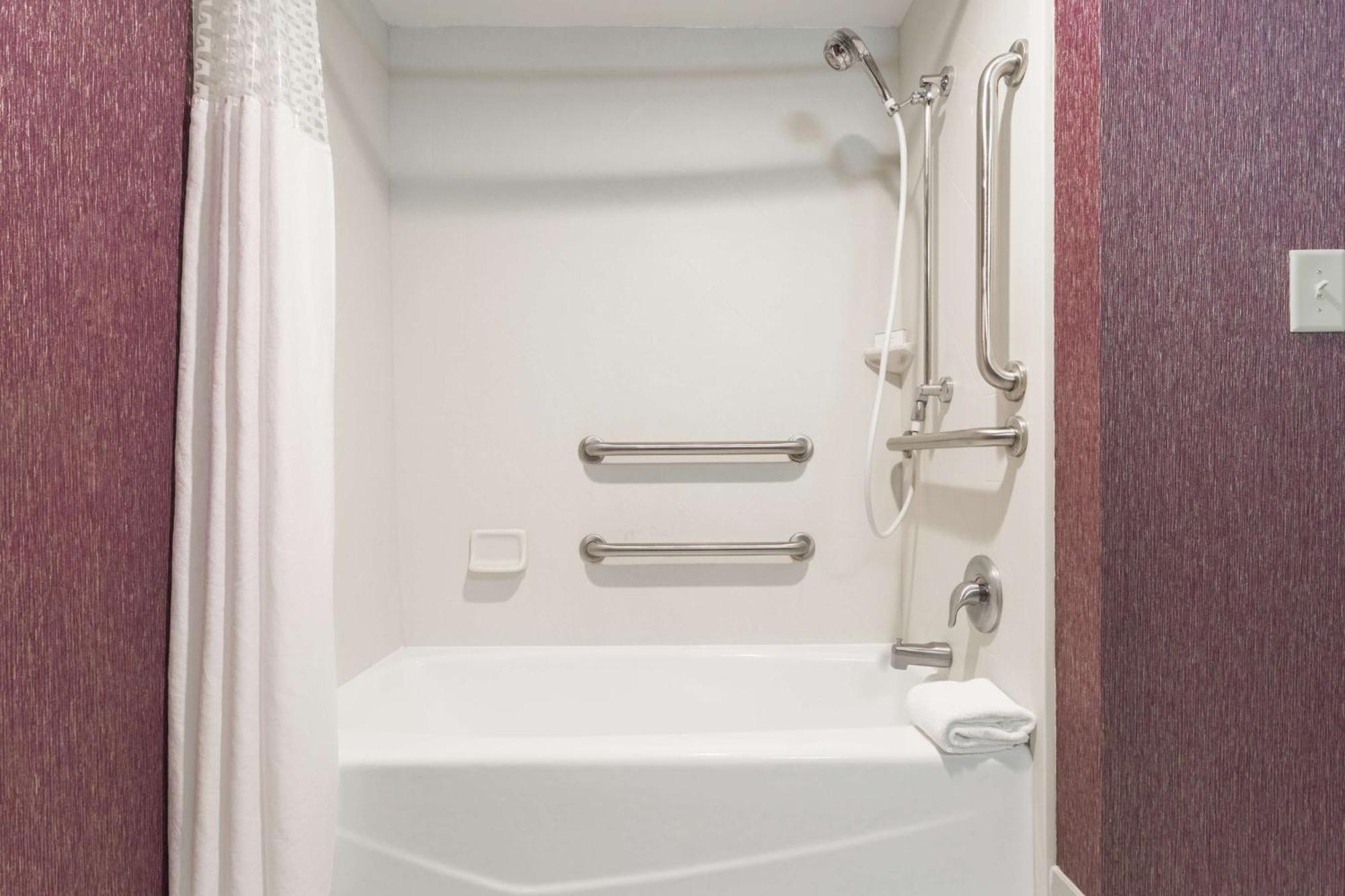 Hampton Inn Hopewell Fort Gregg-Adams Экстерьер фото