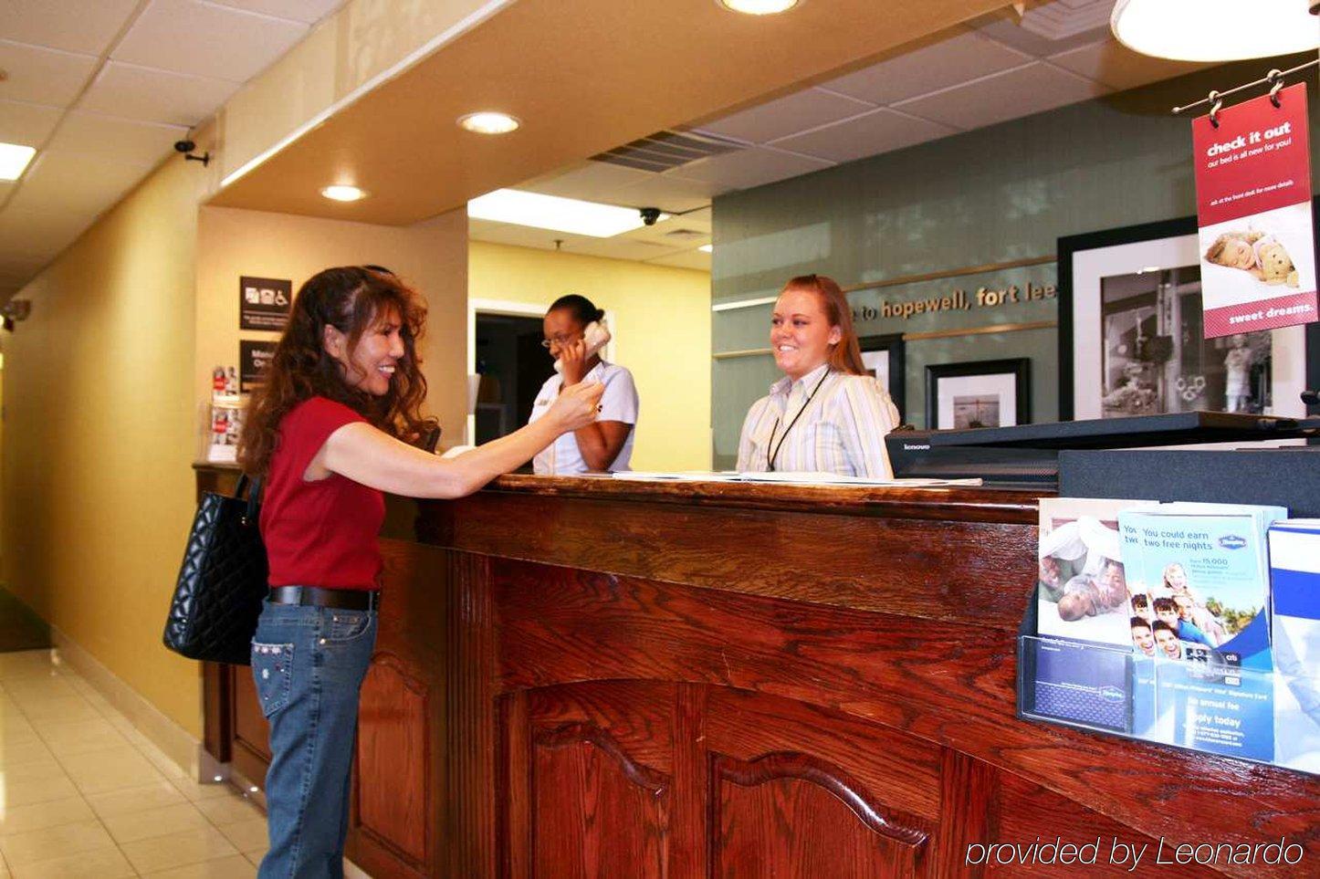Hampton Inn Hopewell Fort Gregg-Adams Интерьер фото
